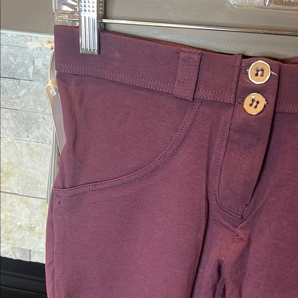 Freddy WR UP 7/8 Burgundy cropped pants size Small / 4 - Picture 6 of 14